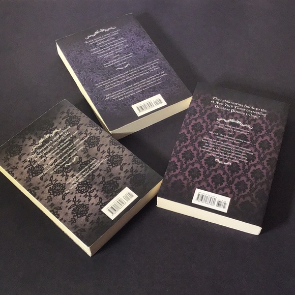 Kelly Armstrong books Darkest Powers trilogy all three for one great price - Picture 2 of 7